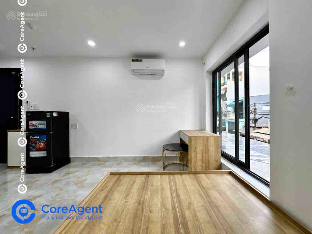 Studio ban công thoáng  full nội thất ngay ngã tư bốn xã