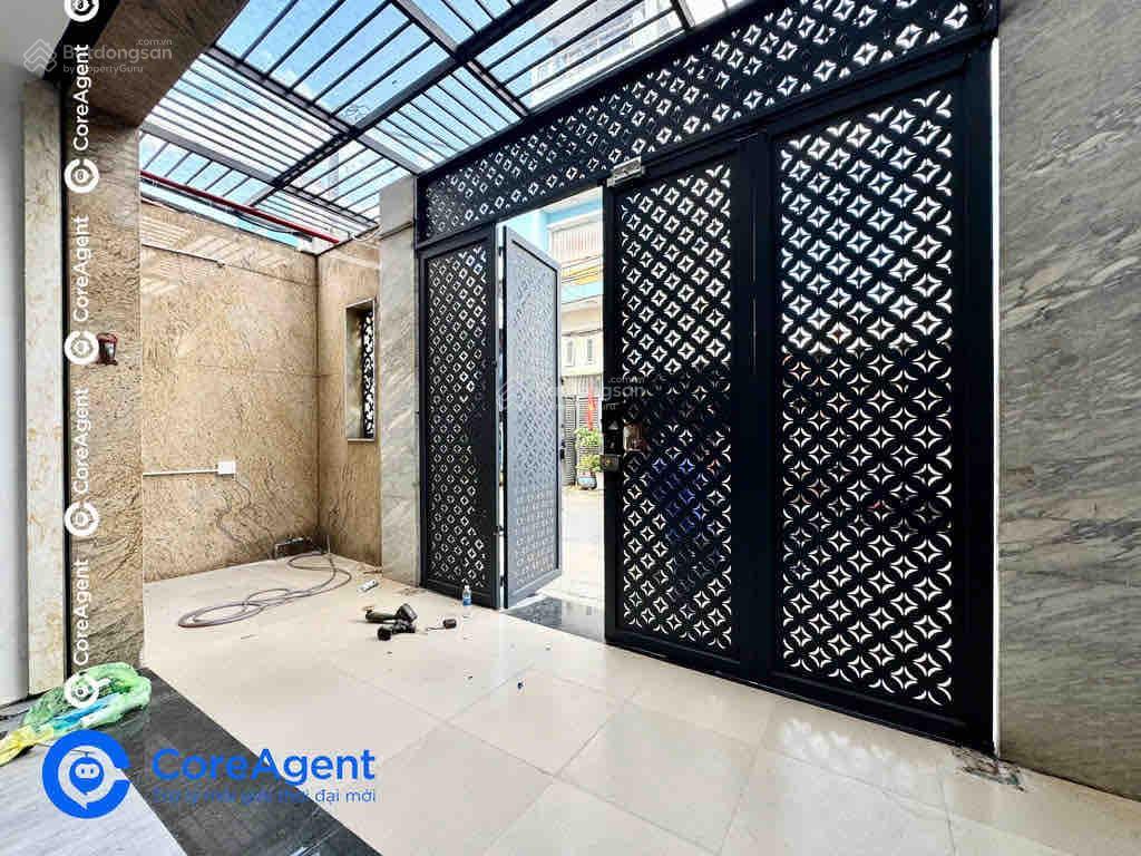 Studio ban công thoáng  full nội thất ngay ngã tư bốn xã