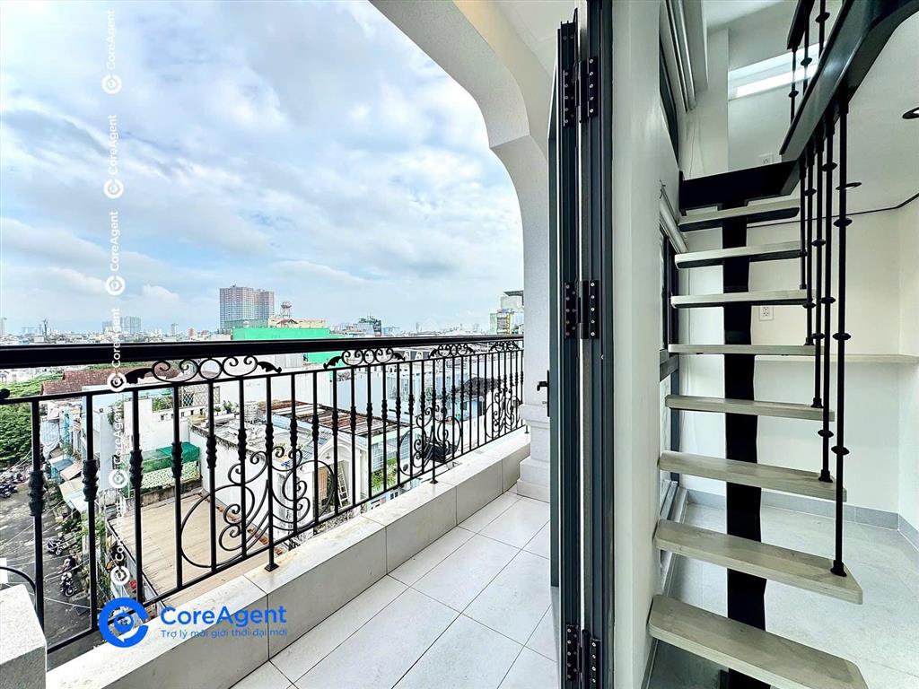 Căn hộ duplex ban công view trọn thành phố  hiện đại & sang trọng