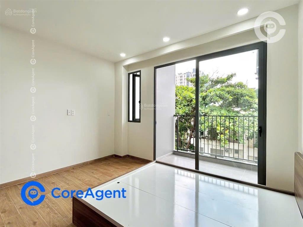 Siêu phẩm phòng ban công rộng view cây xanh  ngay lũy bán bích