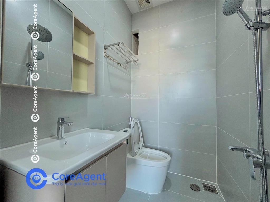 Căn hộ mini ngay lũy bán bích  cửa kính lớn thoáng đãng đón nắng tự nhiên