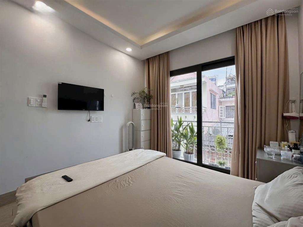 Căn hộ cao cấp trung tâm quận 3  1pn  ban công  bao tất cả phí