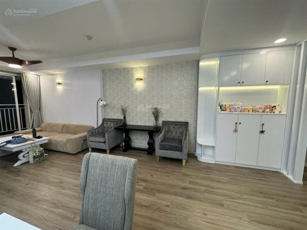 Cho thuê cc the useful apartment, 70m, 2pn, 2wc, giá 10tr/th. lạc long quân, hcm