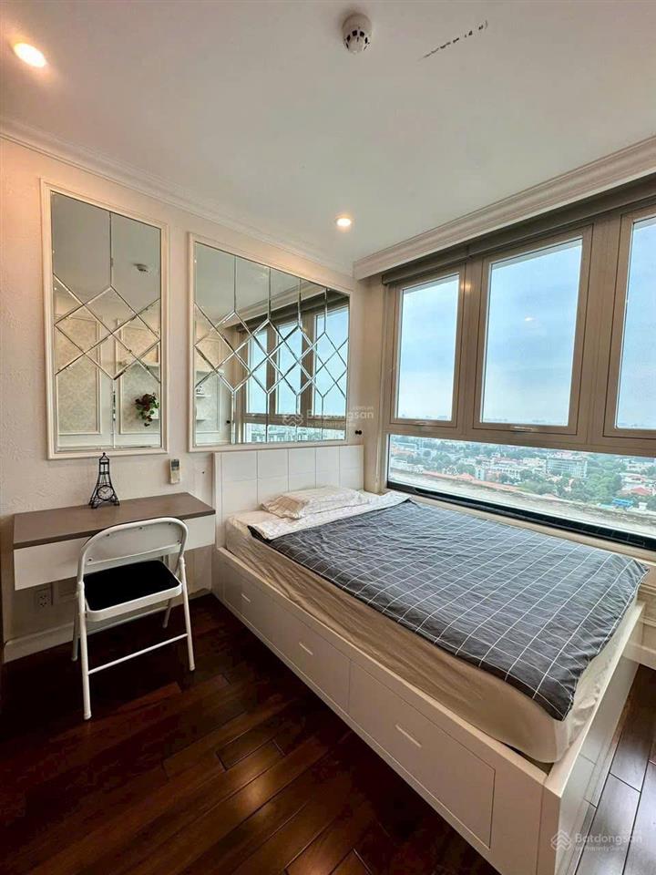 Cho thuê căn hộ sky center, 12 triệu vnd, 65 m2, 2pn, 2wc, căn góc, phổ quang, tân bình