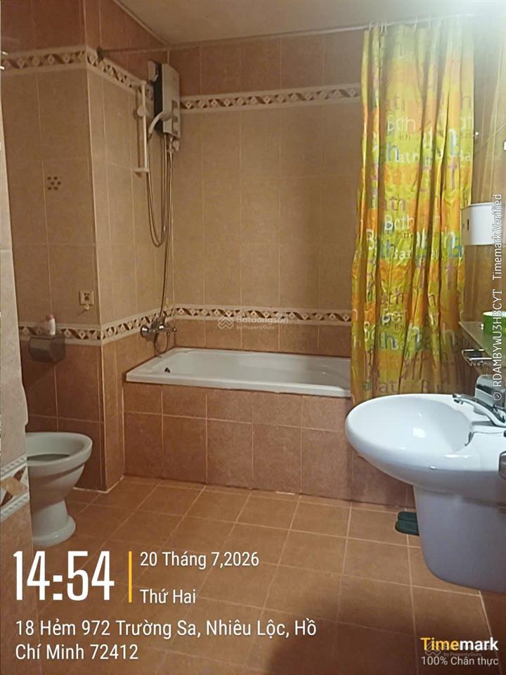 Căn góc screc tower, 16 triệu vnd, 3pn, view đẹp, ban công hướng đông