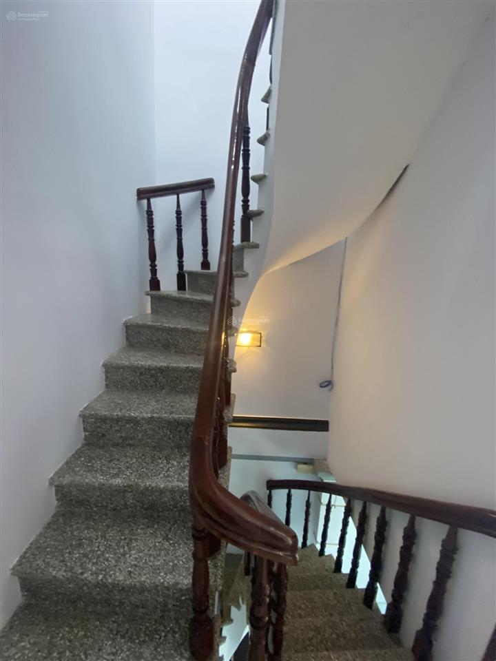 Cho thuê nhà nguyên căn nơ trang long bình thạnh trệt 2 lầu 3 pn 2 wc giá 14tr/th