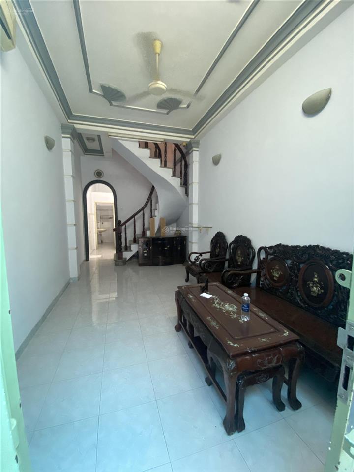 Cho thuê nhà nguyên căn nơ trang long bình thạnh trệt 2 lầu 3 pn 2 wc giá 14tr/th