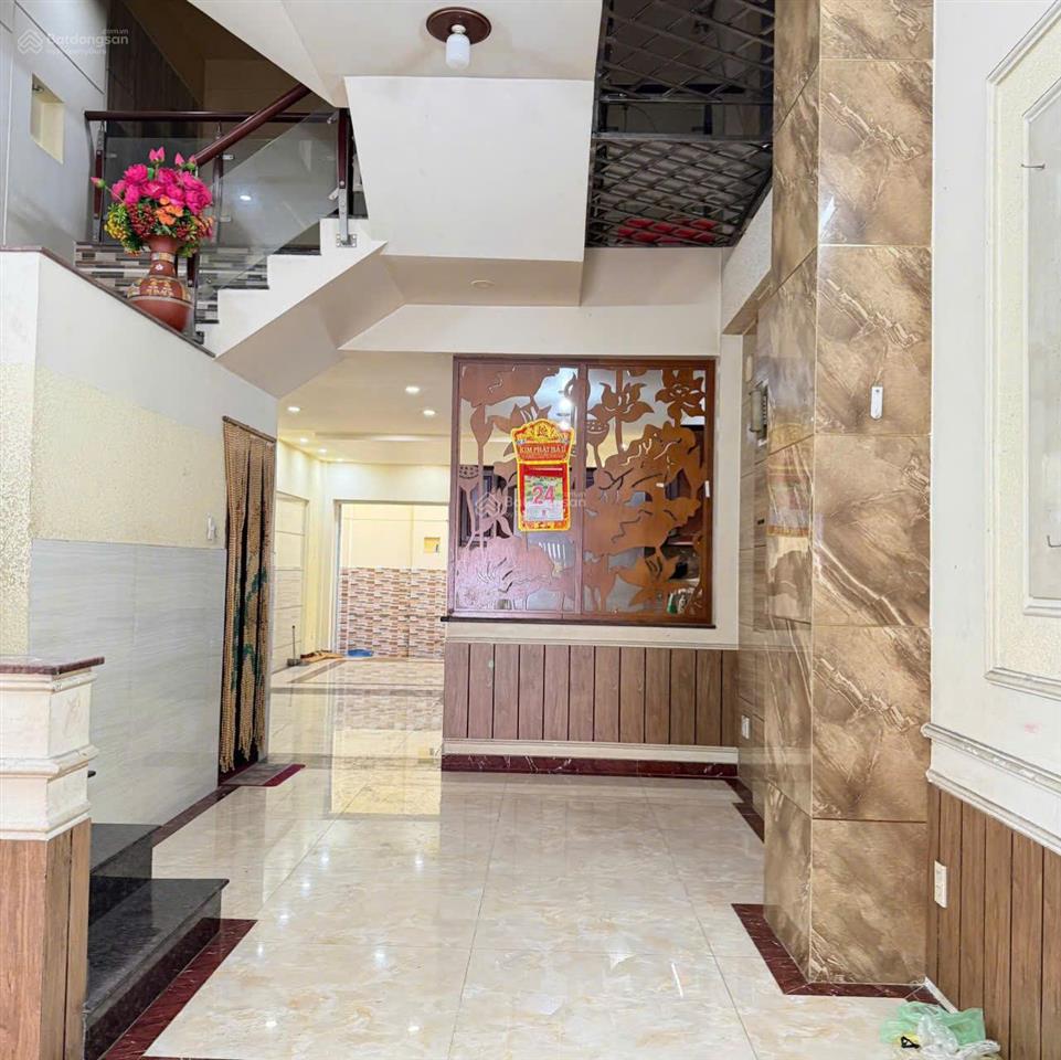 Cho thuê nhà mt phan văn trị bình thạnh 3 lầu 6 pn 6 wc 4.7 x 27m giá 45tr/th