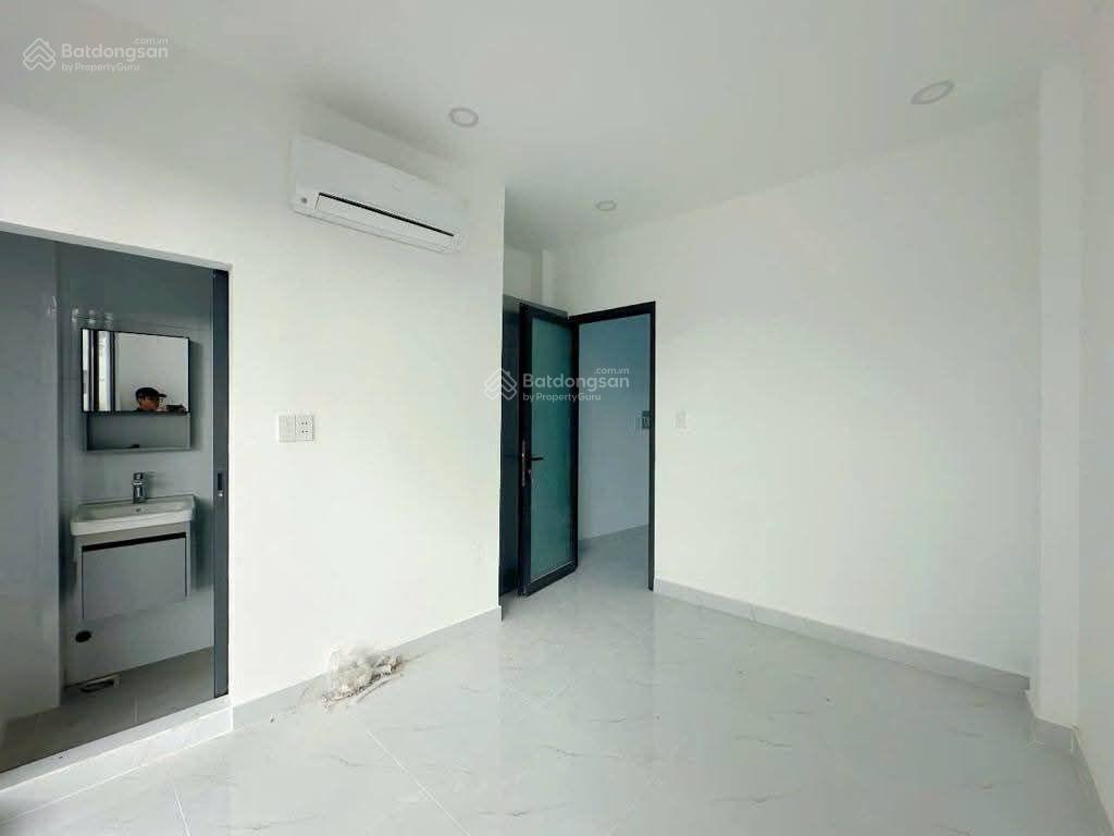 Mặt tiền đường tú mỡ, 2 xe 45c tránh vô tư
thông phan văn trị, nguyễn du
giáp phạm văn đồng