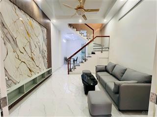 Nguyễn cửu vân, giáp điện biên phủ
5p ra quận 1 hoặc landmark 81
15m ra hẻm xe tải thông