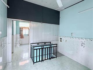 2 phòng ngủ, 2 toilet, sân để xe rộng.
 tối ưu không gian, phù hợp gia đình nhỏ hoặc người đi làm.