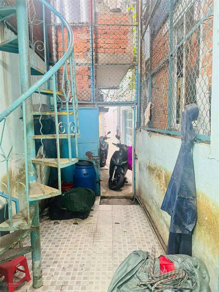 Nhà cũ bình thạnh, diện tích nhiều  giá ít, 43m2
giáp vũ tùng, điện biên phủ, sau lưng đh kinh tế