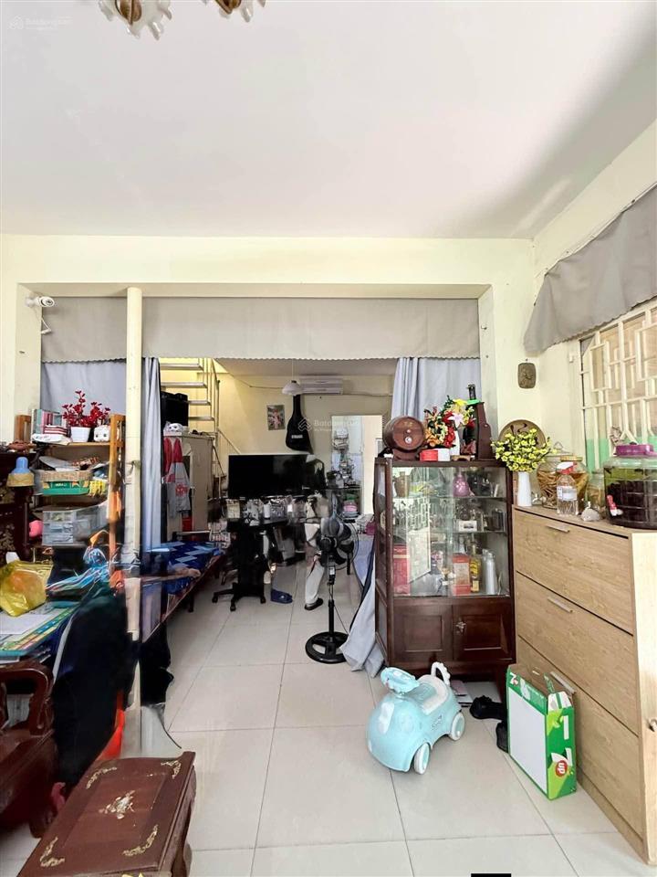 Nhà cũ bình thạnh, tiện xây mới
5 x 10m, dtcn 55,2m 5,2tỉ
~ 94t/m
hẻm thông, gần bà chiểu