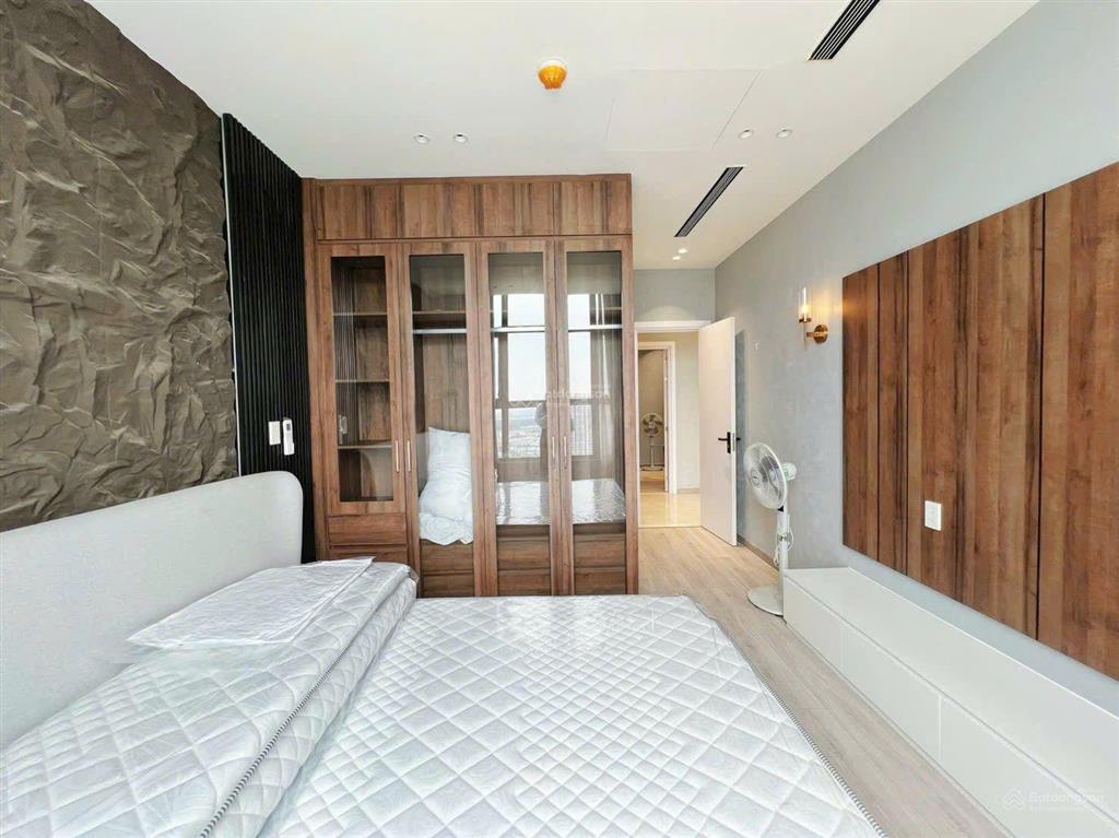 Cho thuê căn penhouse river panorama 3pn3wc1 sách 178m2, mới tinh giá 65tr