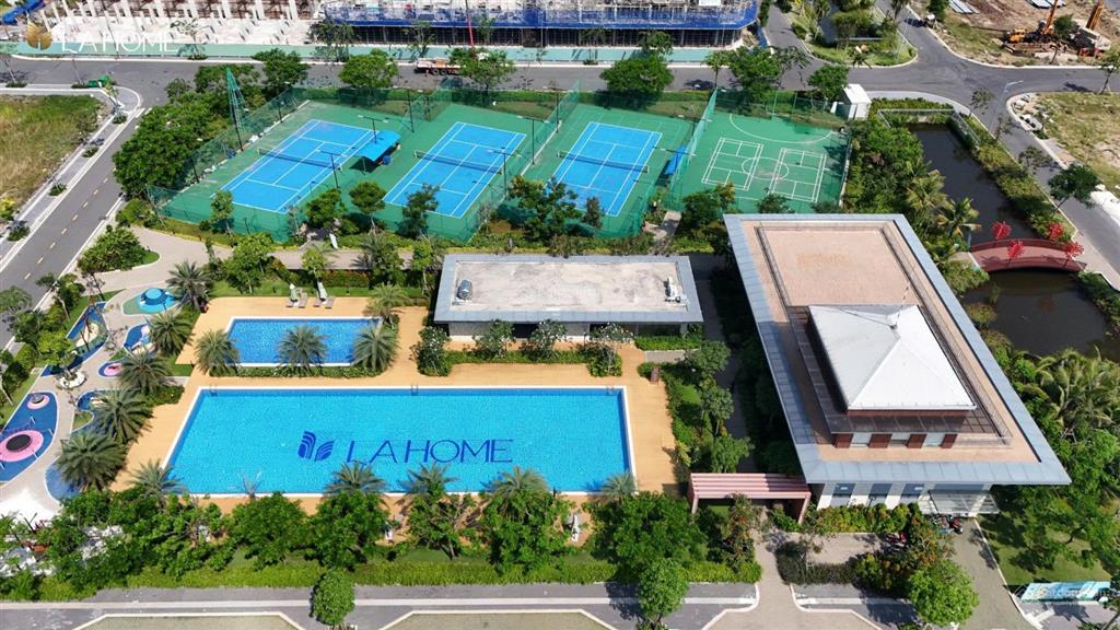 Chính chủ bán căn liền kề lahome giá3.85 tỷ, nhận nhà ngay . 0977 986 ***