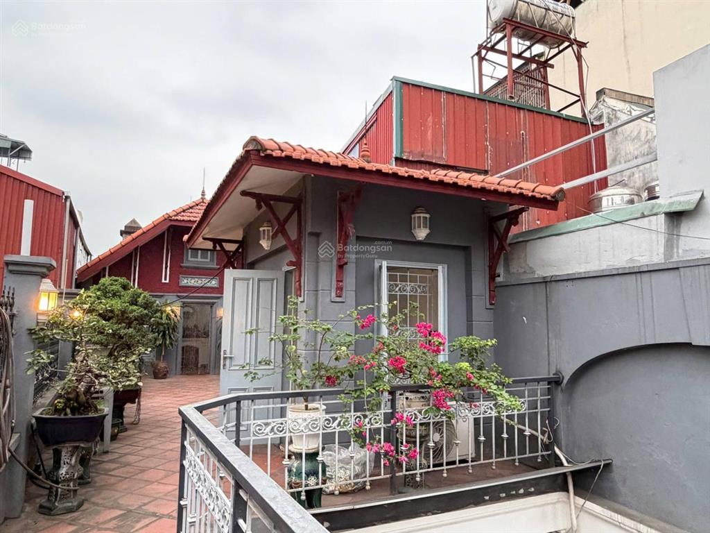 Chính chủ bán nhà mặt phố hoè nhai  dt 190m2  6 tầng  mt 4.5m  vỉa hè kinh doanh  0949 837 ***