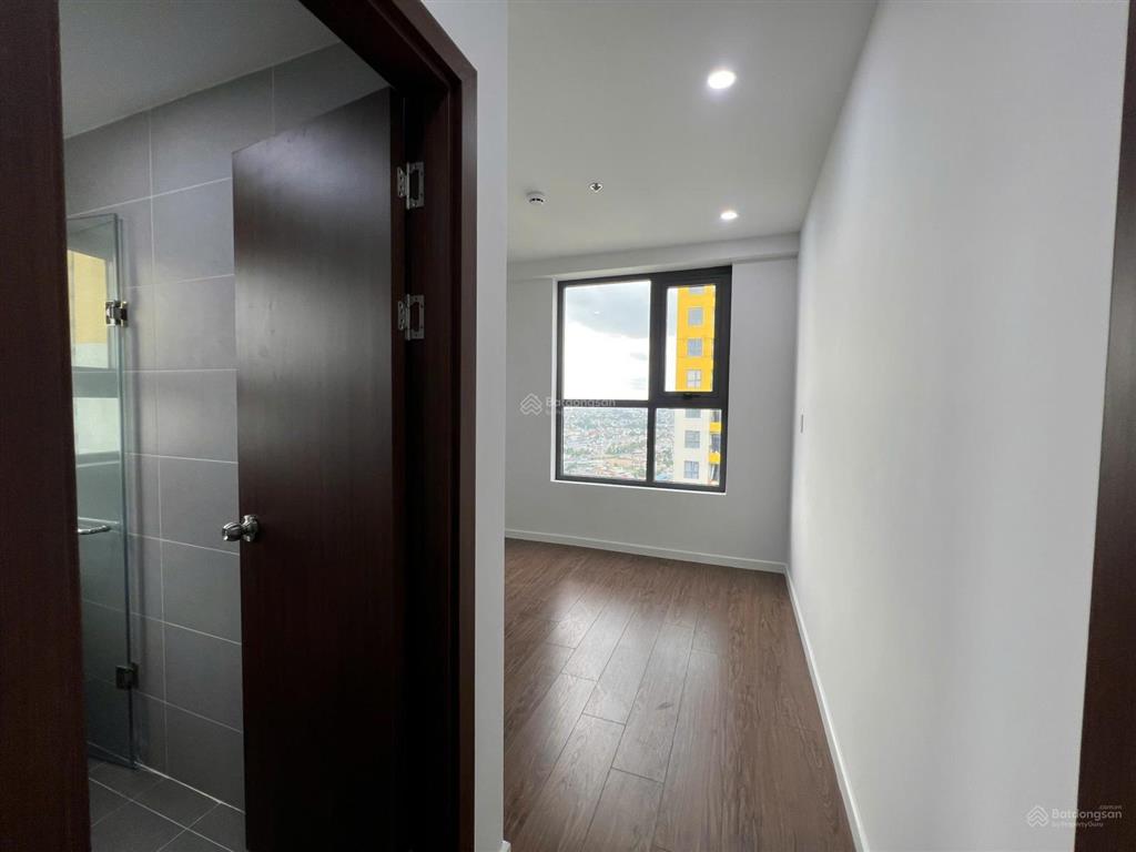 Căn hộ 2pn  2wc tại tháp emerald  bcons city vừa mới bàn giao