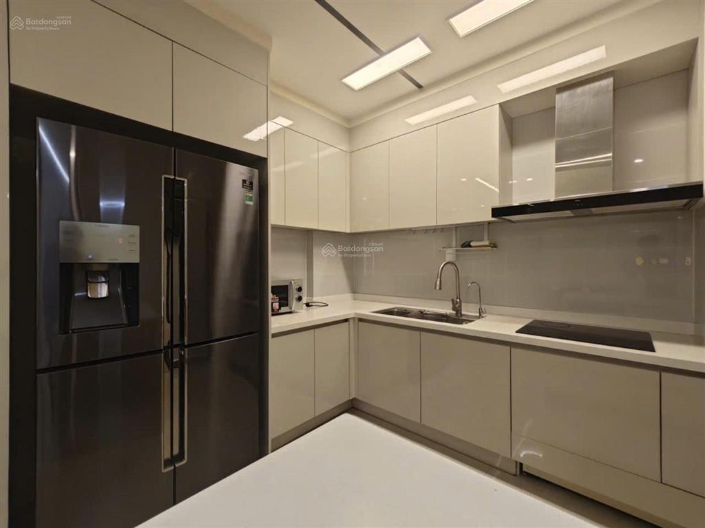 Chủ nhà cần cho thuê căn hộ 3pn 130m², full nội thất siêu sang tại kđt tây hồ tây  starlake