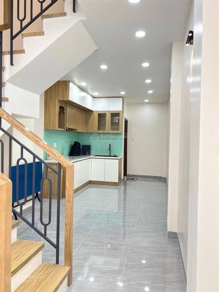 Nhà đẹp q6  ngay chợ bình tiên  hẻm 8m  40m nhỉnh 5t