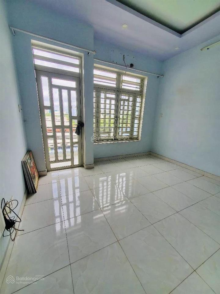 Chỉ 6.4 tỷ sh ngay nhà 2 mt (4x20m) 3 tầng kdc lý chiêu hoàng an lạc