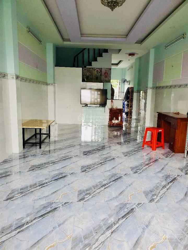 Chỉ 6.4 tỷ sh ngay nhà 2 mt (4x20m) 3 tầng kdc lý chiêu hoàng an lạc