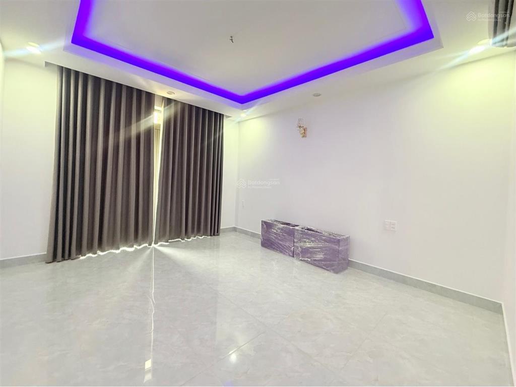 4 tầng nhà đẹp  dt 65m chỉ 5.8 tỷ  kdc lý chiêu hoàng  giáp quận 6