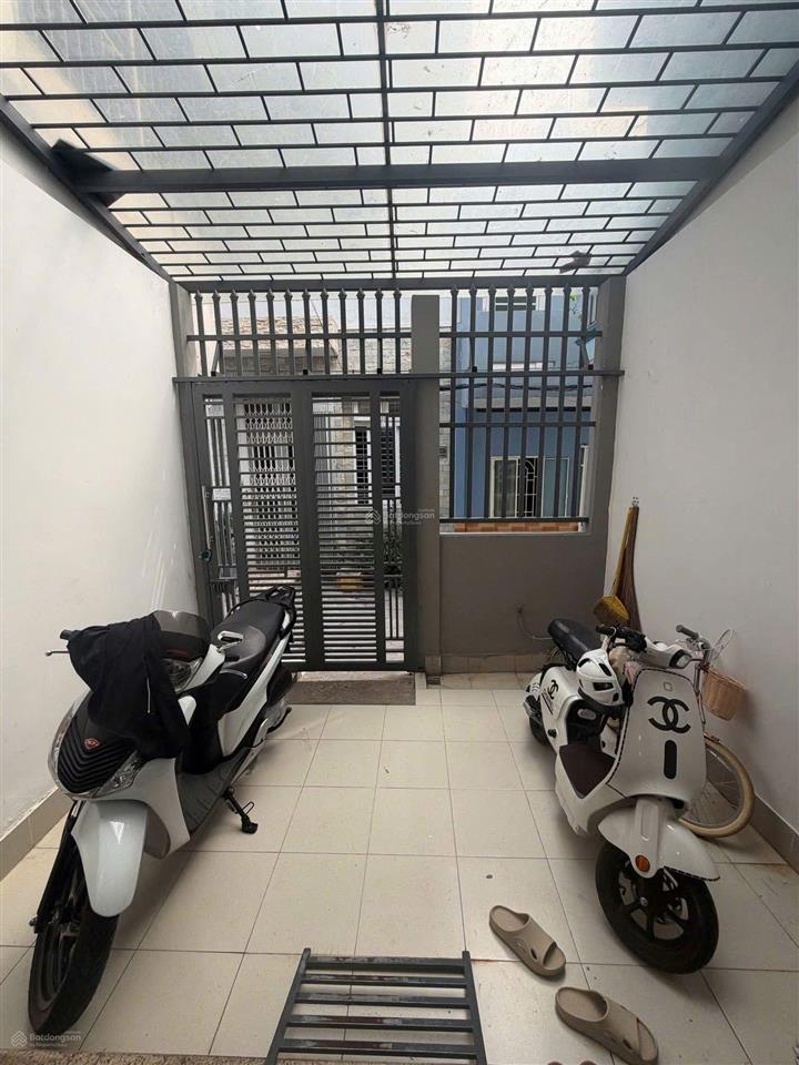 Nhà hẻm xe tải thông đường hưng phú