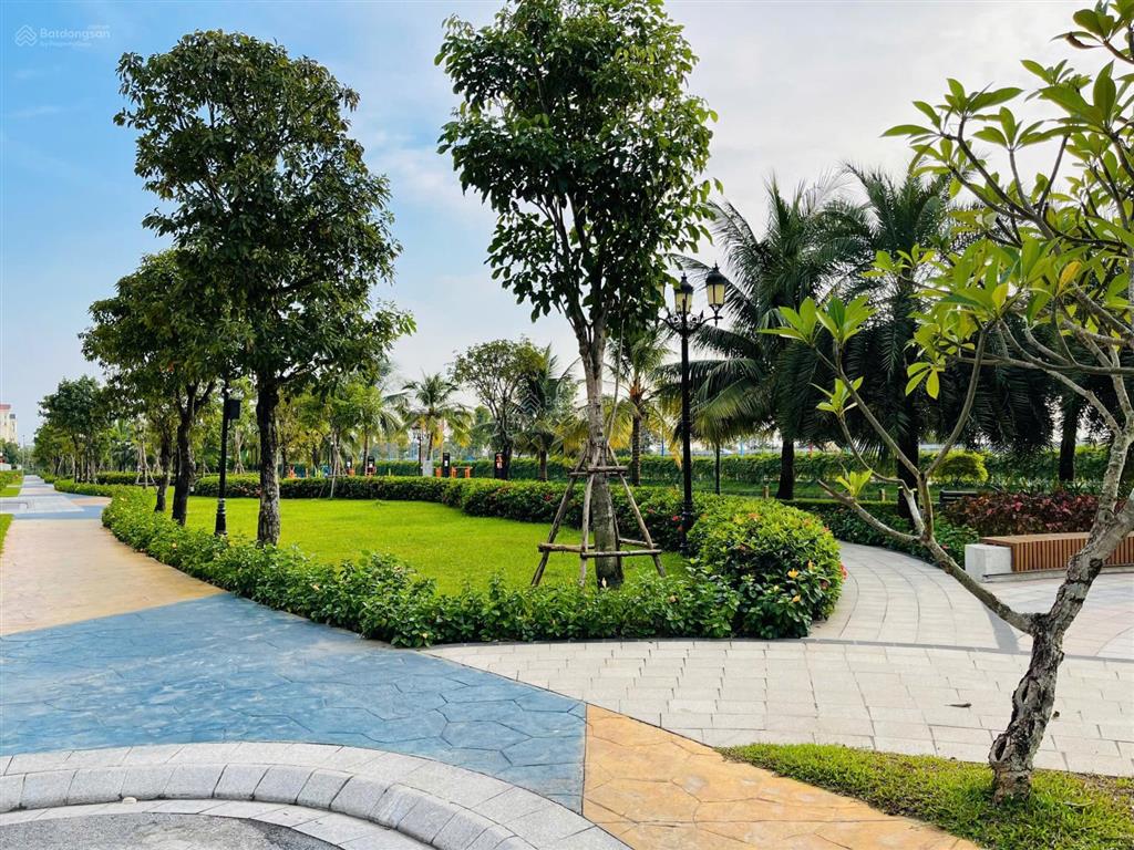 Rẻ hơn giá gốc 3 tỷ  1 căn song lập 126m2 view sông, view công viên  giá 12,9 tỷ (102tr/m2)