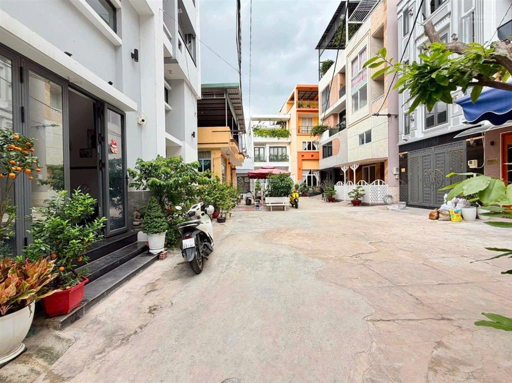 Hẻm ô tô lê quang định 5 tầng mới đẹp 5pn sân riêng chỉ 9.7 tỷ tl