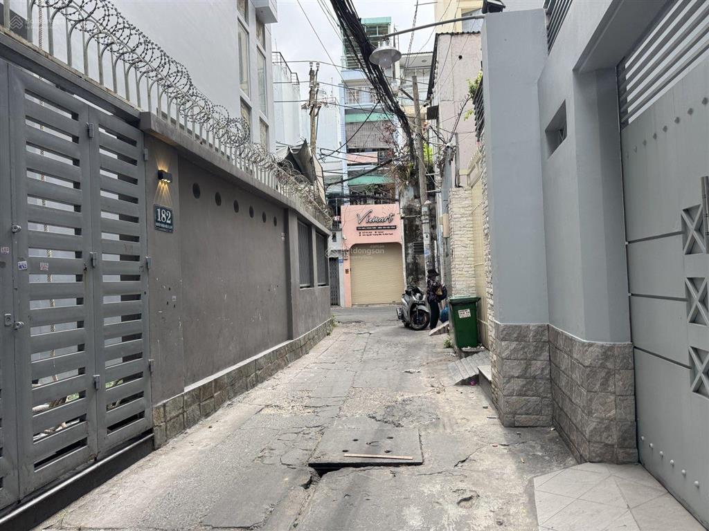 Nguyễn thượng hiền  nhỉnh 9 tỷ sở hữu nhà 5 tầng hẻm xe hơi phú nhuận ngay chợ cây quéo