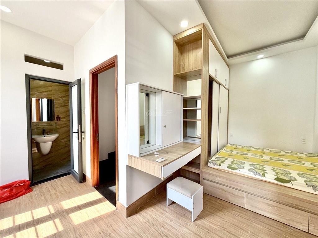 Bùi đình túy, bình thạnh  5 tầng lô góc 2 mặt thoáng chỉ nhỉnh 7 tỷ