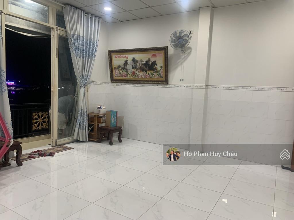 Bán nhà 5.8x18m hẻm 8m  chỉ 7 tỷ