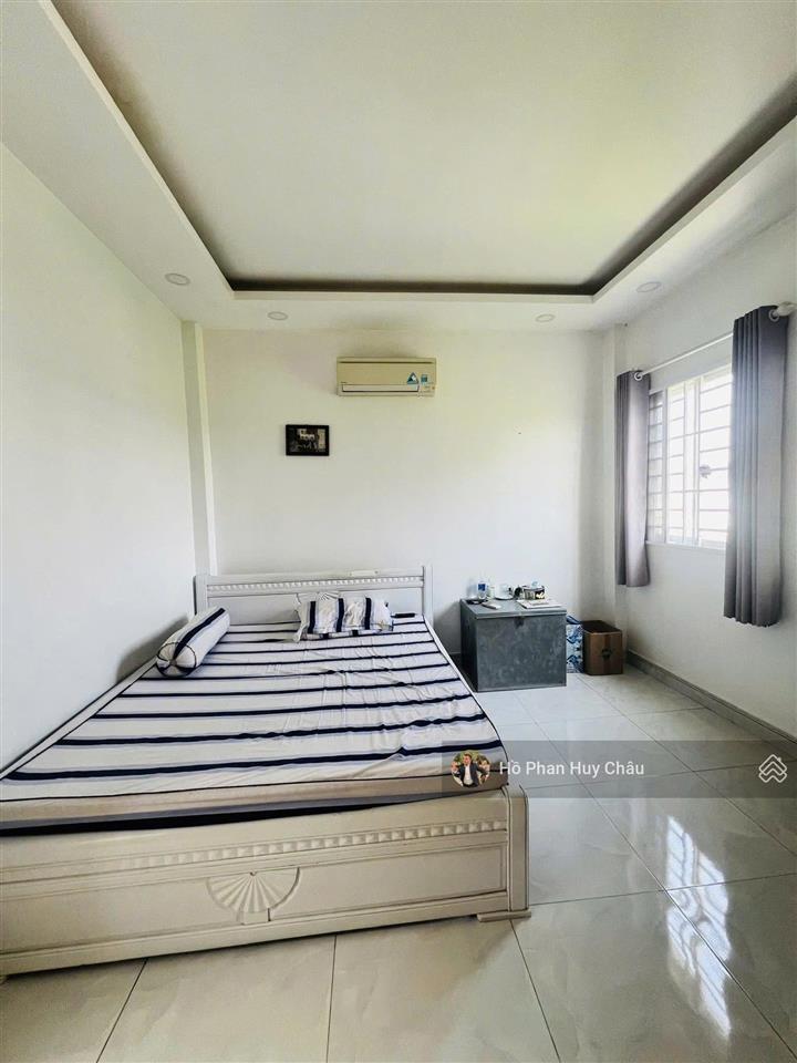 Nhà đẹp quận 7  3 tầng đúc  ngang gần 6m hiếmchỉ 5 tỷ 999