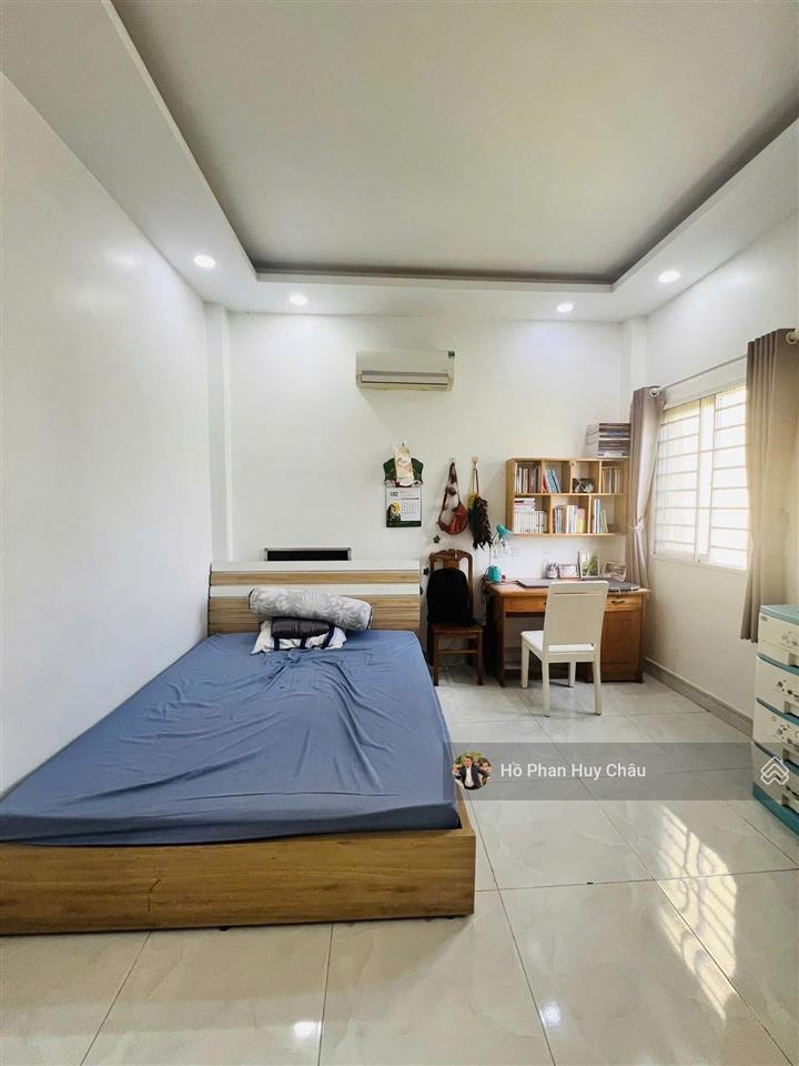 Nhà đẹp quận 7  3 tầng đúc  ngang gần 6m hiếmchỉ 5 tỷ 999