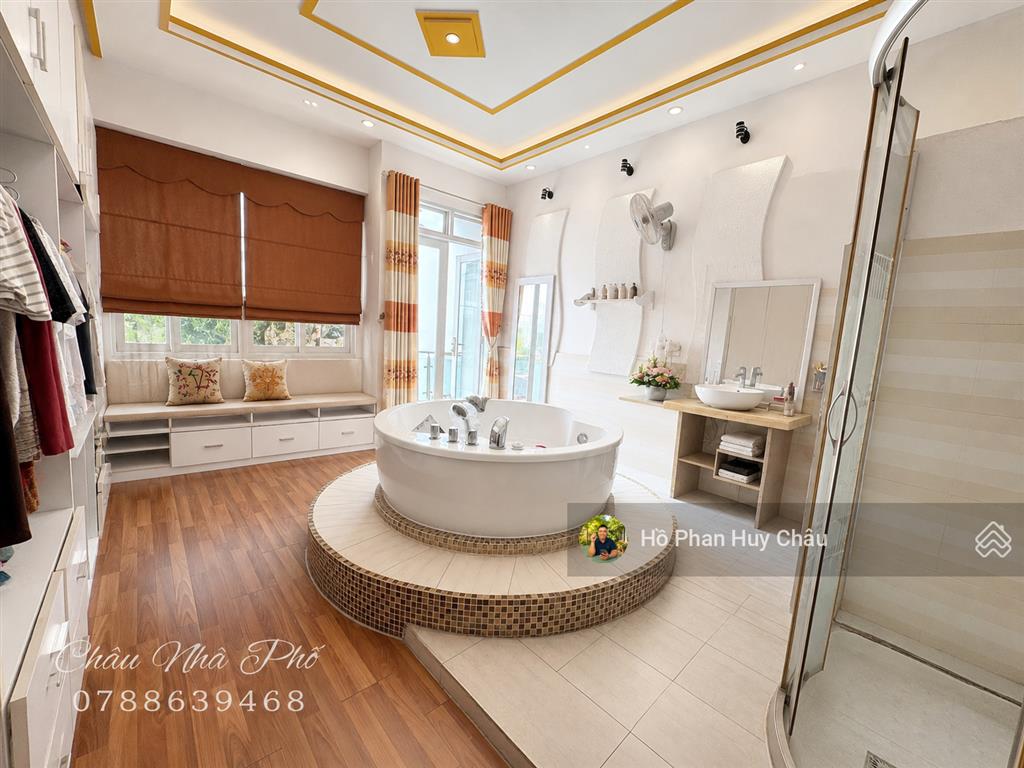 Chỉ 7 tỷ 580 hiếm như ks 5 sao  4,5x22m  4 tầng hẻm 8m