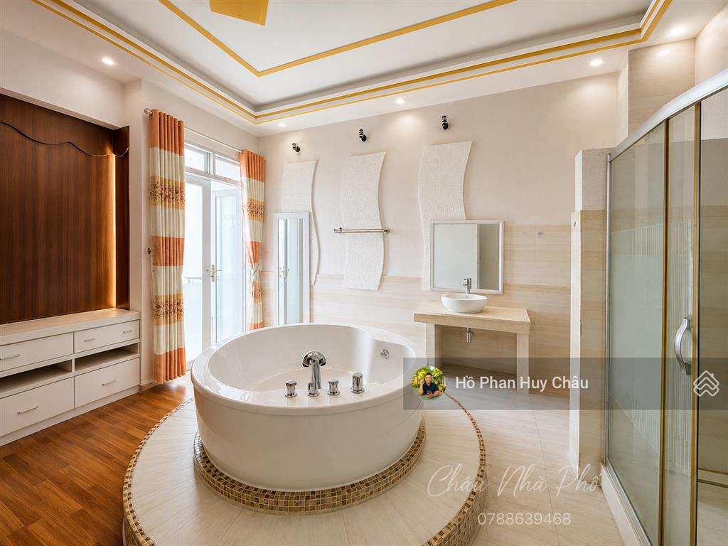 Chỉ 7 tỷ 580 hiếm như ks 5 sao  4,5x22m  4 tầng hẻm 8m