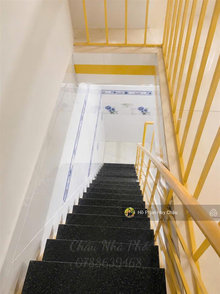 Chỉ hơn 5 tỷ 1 xíu là có nhà ngang to. huỳnh tấn phát  xe hơi tới nhà
