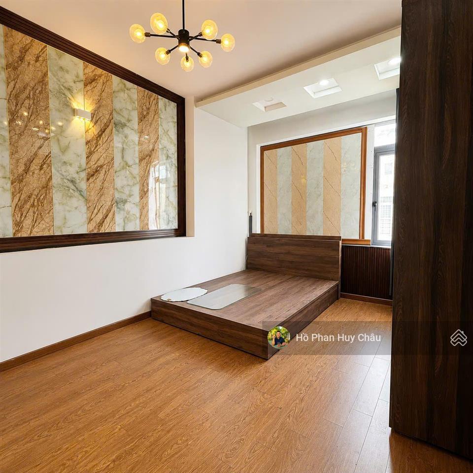 Lâu lâu có 1 căn 10 triệu cho thuê  3 tầng  hẻm xe hơi