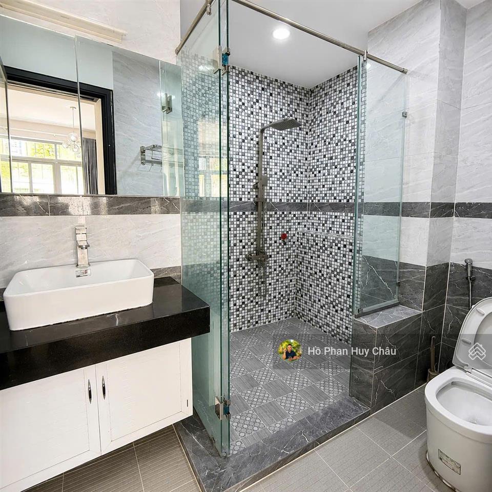Lâu lâu có 1 căn 10 triệu cho thuê  3 tầng  hẻm xe hơi
