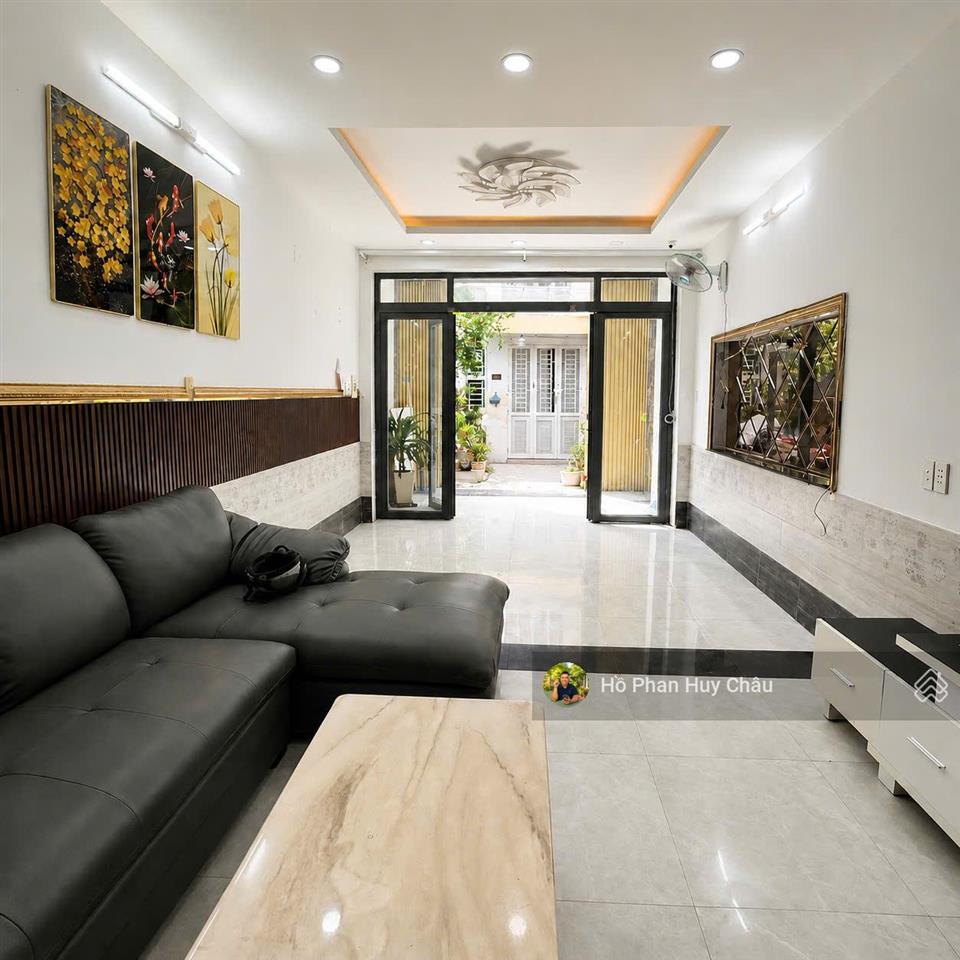 Lâu lâu có 1 căn 10 triệu cho thuê  3 tầng  hẻm xe hơi