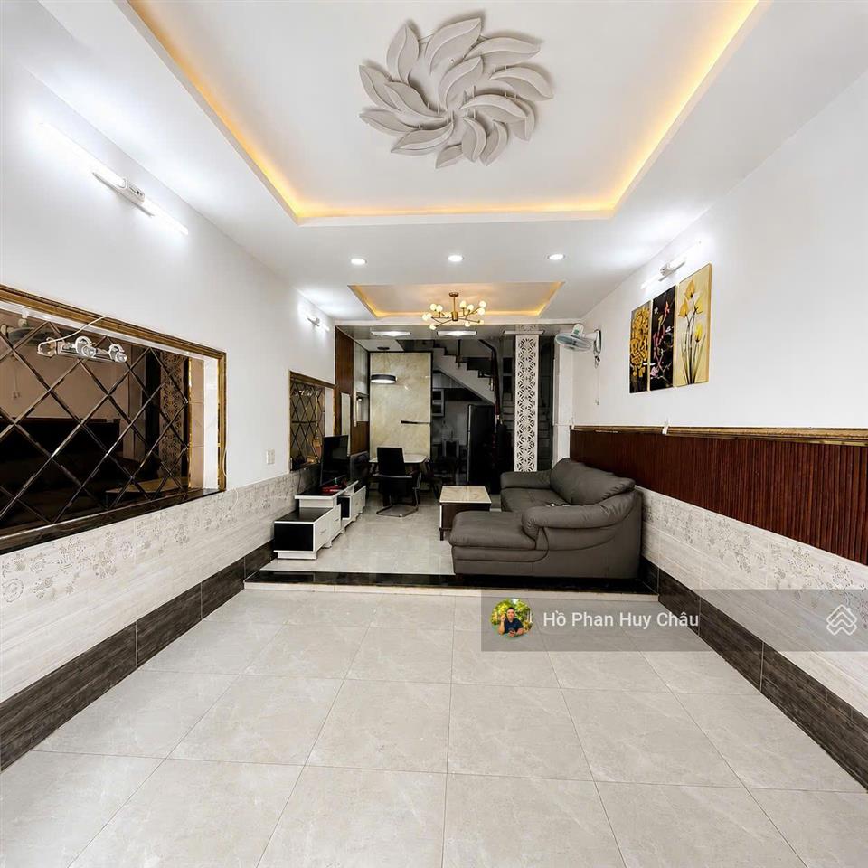 Lâu lâu có 1 căn 10 triệu cho thuê  3 tầng  hẻm xe hơi