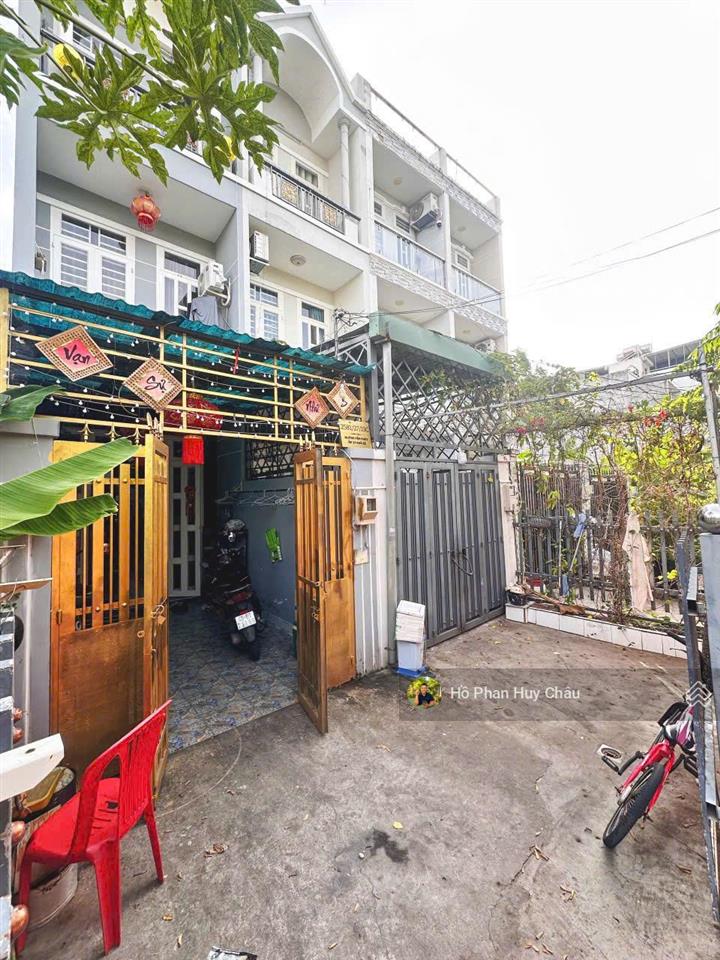 5.38 tỷ nhỏ siêu rẻ 6mx17m  4 tầng