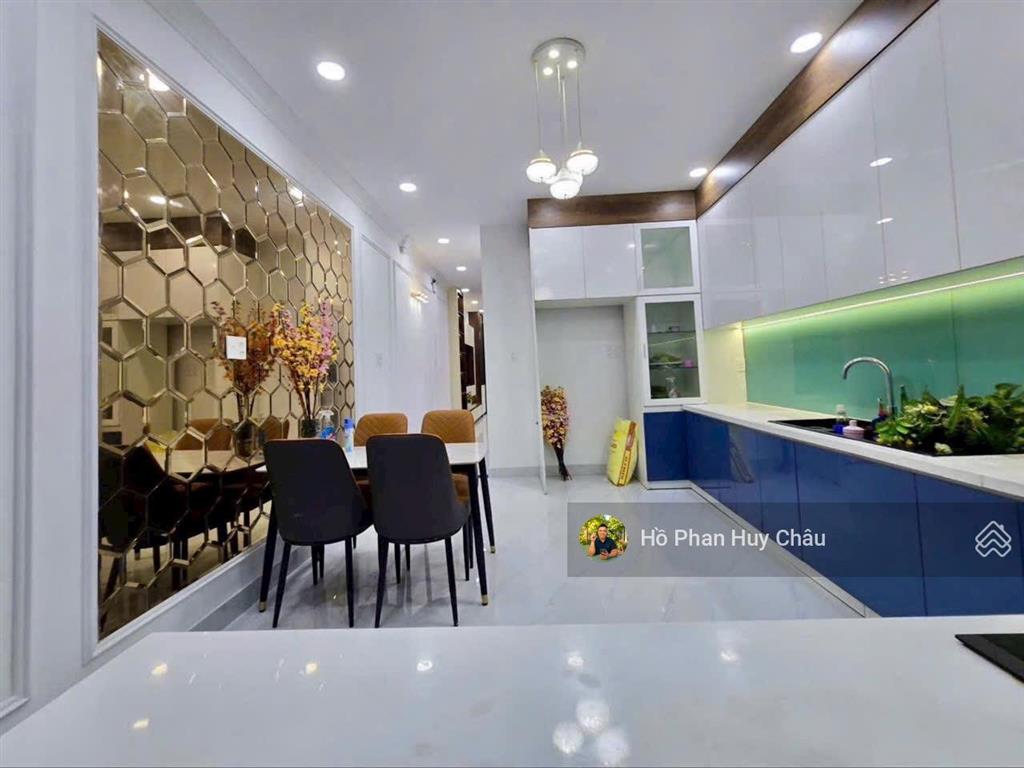 Chỉ 7 tỷ 2  có ngay nhà đẹp quận 7