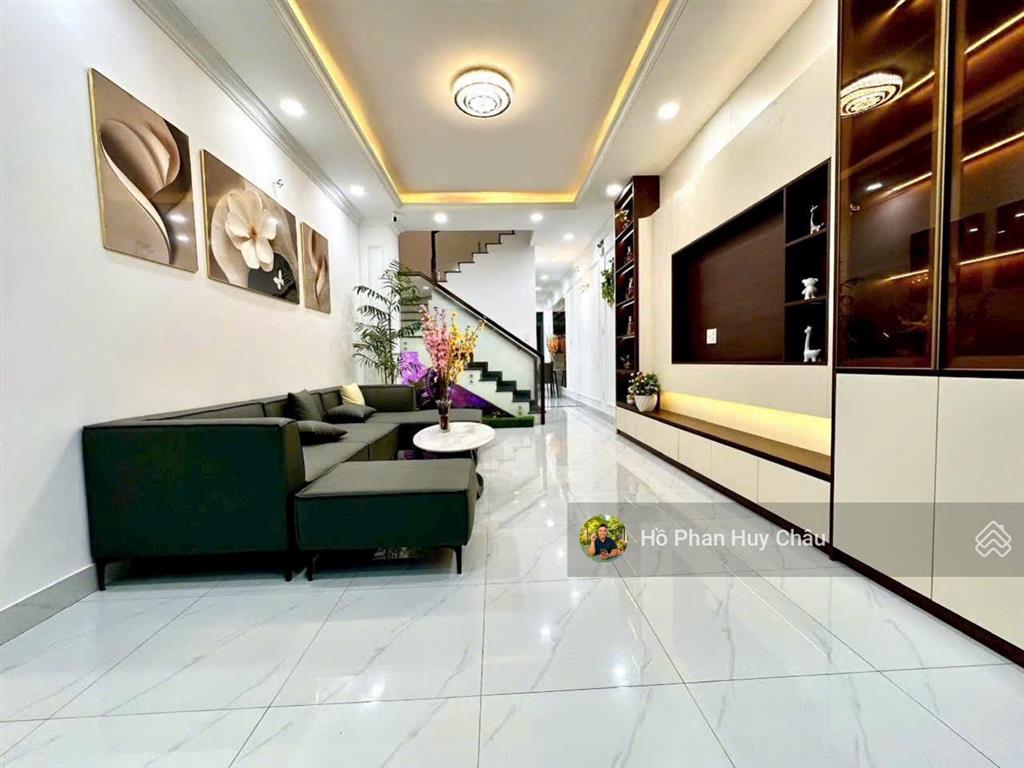 Chỉ 7 tỷ 2  có ngay nhà đẹp quận 7