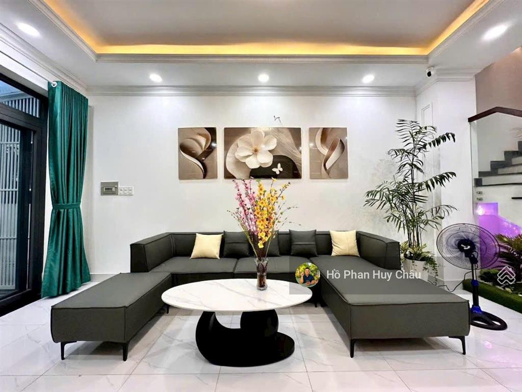 Chỉ 7 tỷ 2  có ngay nhà đẹp quận 7