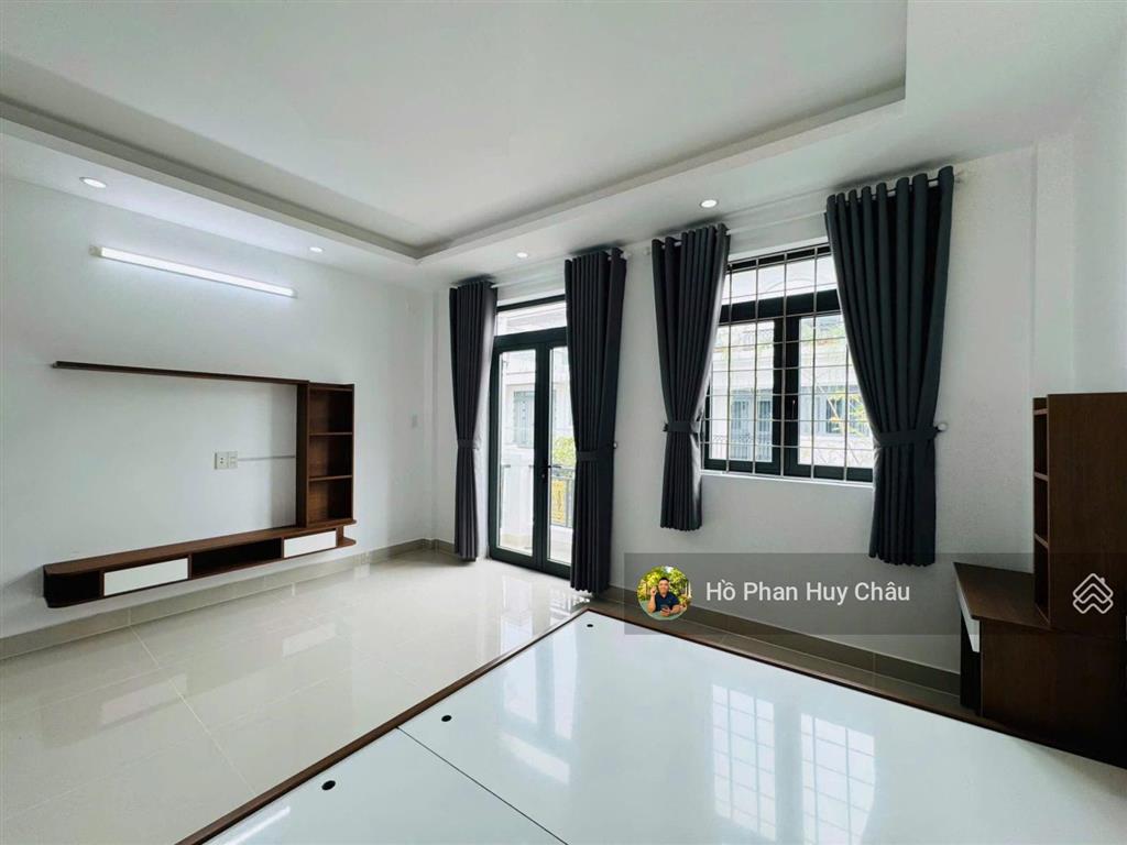 Cho thuê 15 triệu ngay công viên kdc cao cấp