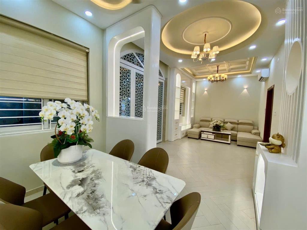 Bán nhà quận 7  xe hơi tới gần nhà  giáp phú mỹ hưng  6 tỷ 990