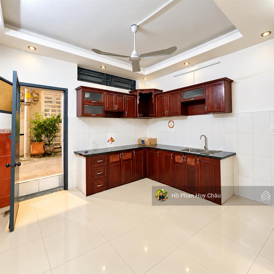 6 tỷ 950 sở hữu nhà 2 mặt hẻm xe hơi quận 7 5pn sổ hồng hoàn công