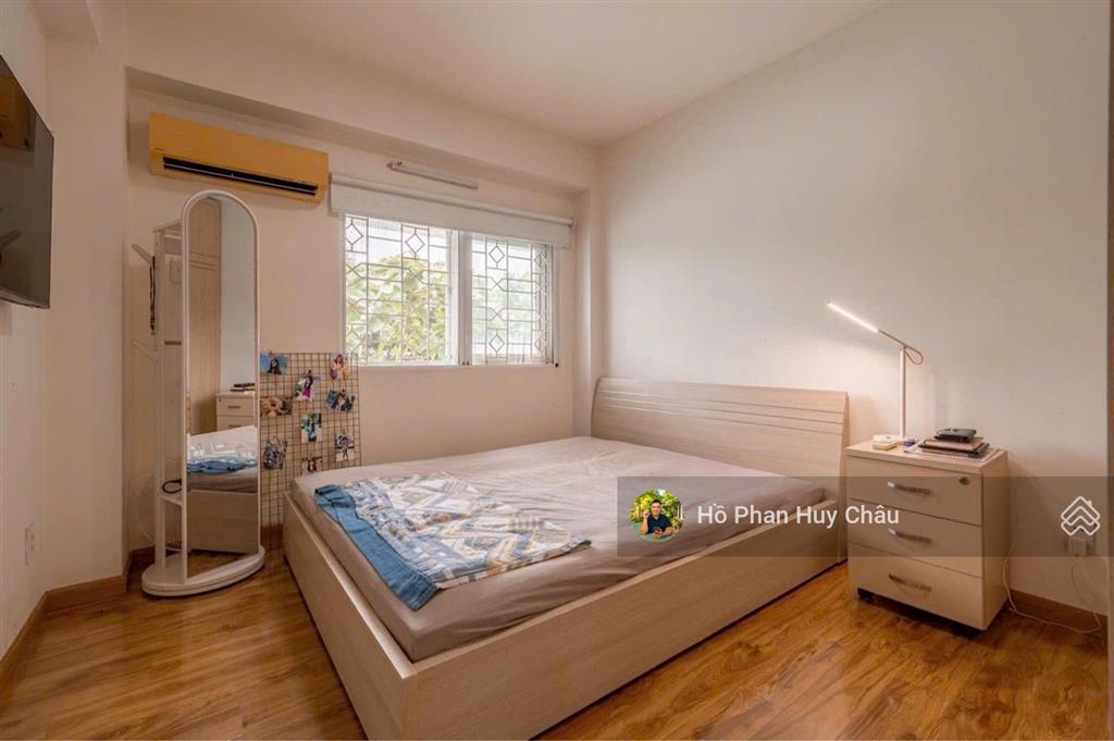 Xe hơi ngủ nhà kdc nam long trần trọng cung 6,95 tỷ