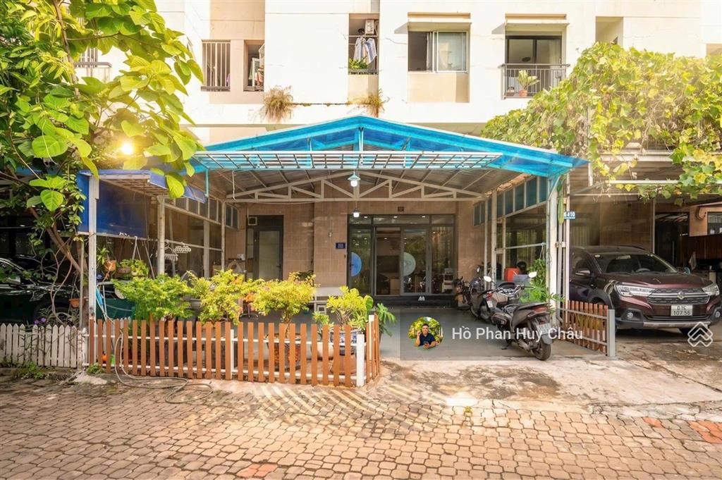 Xe hơi ngủ nhà kdc nam long trần trọng cung 6,95 tỷ